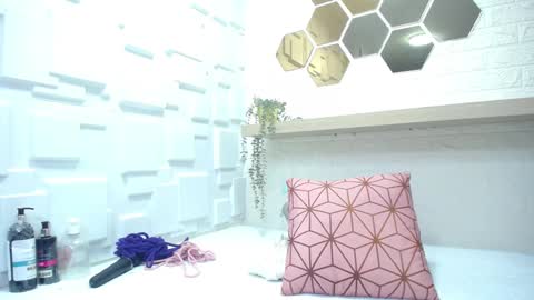 Melissa online show from December 10, 11:32 am