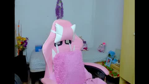 Snapshot of melisaking12 chatting on December 9, 1:51 am Melisa King online show from December 9, 1:51 am