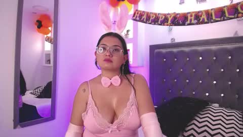 Melissa online show from October 25, 9:43 pm