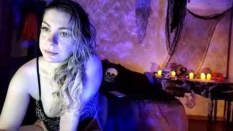 Melissa online show from October 13, 2:25 am