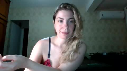 Melissa online show from September 18, 2:32 am