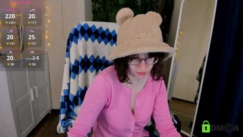 Melissa online show from December 6, 8:50 pm