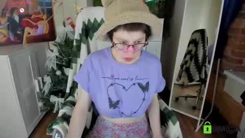 Melissa online show from December 18, 8:57 pm