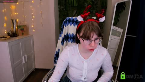 Melissa online show from December 15, 9:42 pm