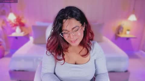 M E L I S S A  online show from May 14, 12:00 pm