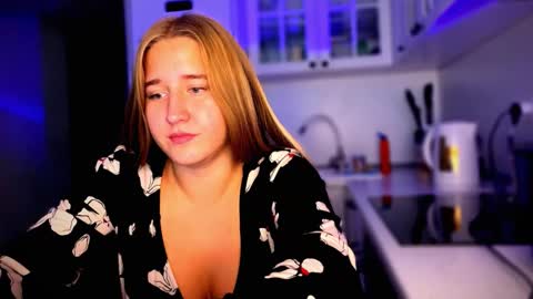 Snapshot of melissalii chatting on September 19, 12:37 pm melissalii online show from September 19, 12:37 pm