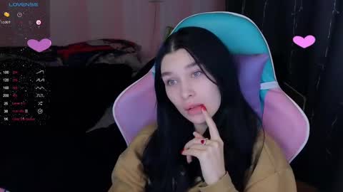 Freya  IM NONUDE online show from February 10, 9:15 pm