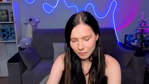 mellhyees online show from January 9, 5:39 pm