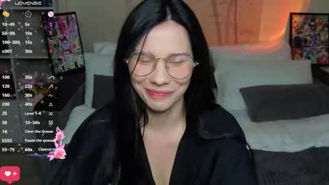 mellhyees online show from November 28, 6:22 pm