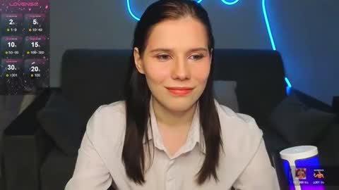 mellhyees online show from March 13, 5:47 pm