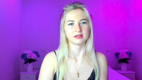 Mellina online show from December 8, 10:36 pm