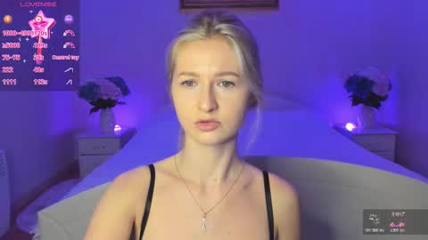 Mellina online show from November 18, 9:05 pm