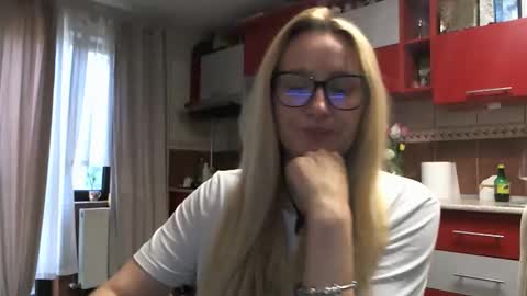 Melly online show from May 5, 5:10 am