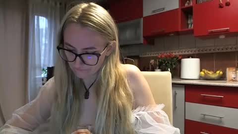 Melly online show from December 17, 7:56 am