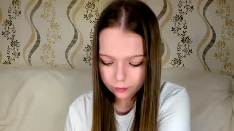 MelMooon online show from May 16, 10:53 pm