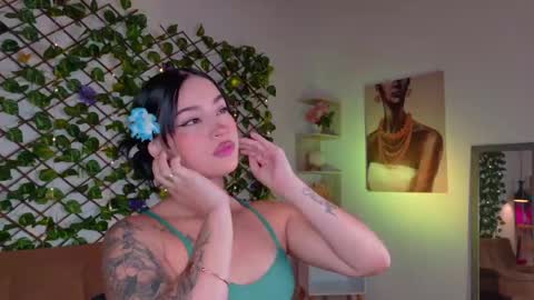 melody_cute10 online show from May 18, 1:39 pm