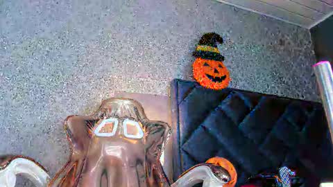 melody_hanks online show from October 9, 9:30 pm