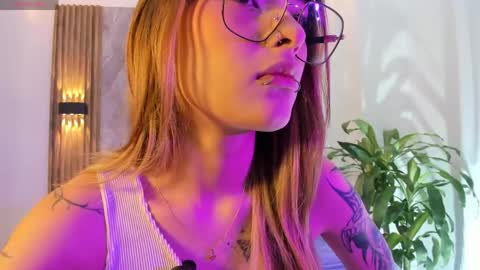 melodylanee online show from May 11, 11:01 am
