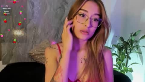 melodylanee online show from October 20, 11:02 am