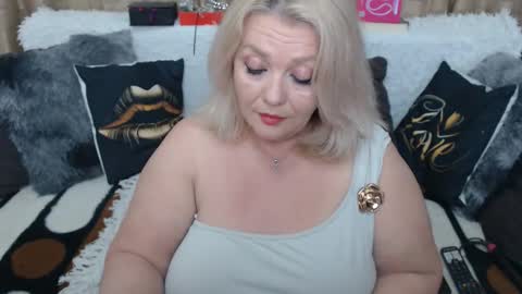 melyssamilfxxx online show from May 13, 3:34 am