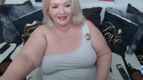melyssamilfxxx online show from May 10, 4:14 am
