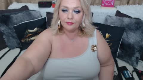 melyssamilfxxx online show from May 12, 3:26 am
