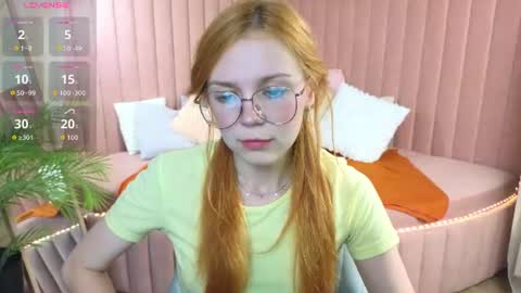 memymee_ online show from July 26, 1:24 am