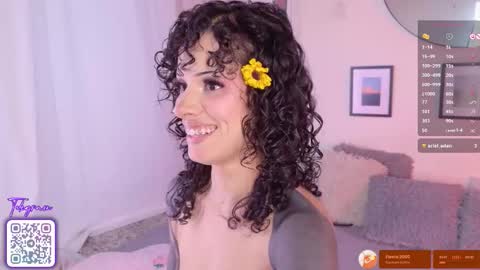 Snapshot of menasaurio_ chatting on September 16, 7:55 pm Mena Help me reach 700 thumbs up online show from September 16, 7:55 pm