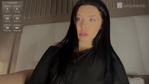 menndi online show from November 17, 5:24 pm