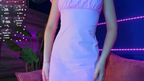 meow_mellie online show from October 18, 2:03 am