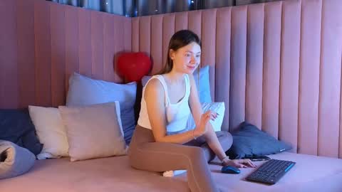 meow_mellie online show from February 24, 1:55 am