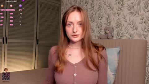 Mia online show from December 13, 3:49 am