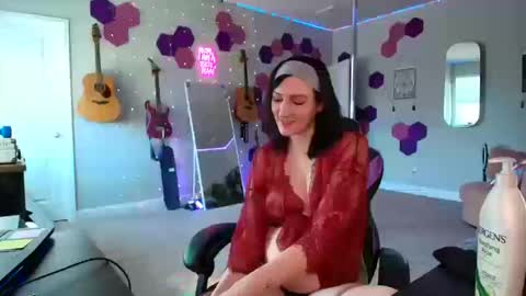 Snapshot of meredithbae chatting on October 9, 8:57 pm Meredith Bae online show from October 9, 8:57 pm
