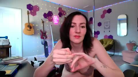 Snapshot of meredithbae chatting on September 8, 8:30 pm Meredith Bae online show from September 8, 8:30 pm