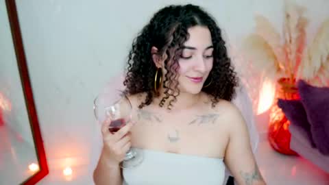 Merida Bell online show from May 14, 10:15 pm