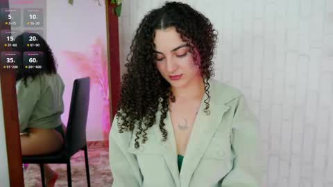 Snapshot of merida_bell18 chatting on September 30, 11:31 pm Merida Bell online show from September 30, 11:31 pm