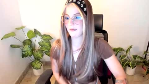 laura 3 i am independent model online show from October 12, 2:25 am