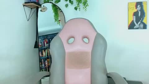 Liah online show from October 4, 2:11 pm