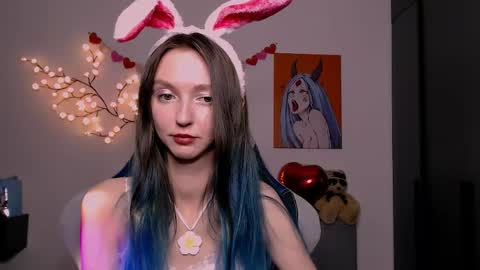 mermaidvibestides online show from April 17, 12:35 am