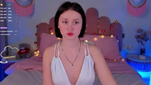 Snapshot of merylew chatting on February 16, 6:21 am Anna online show from February 16, 6:21 am