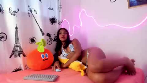 mey lara online show from September 18, 9:46 pm
