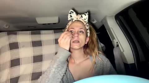 mezzy69 online show from January 6, 8:35 am