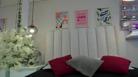 mia__bailey_ online show from May 7, 3:11 am