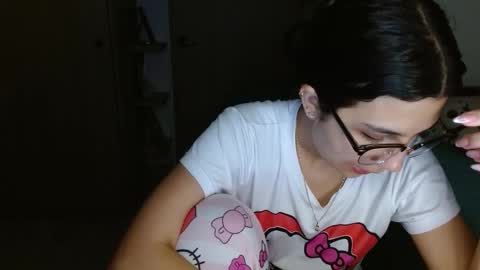 Mia online show from February 28, 4:45 am