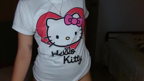 Mia online show from March 5, 4:30 am