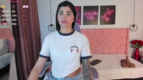 Mia online show from July 7, 6:21 pm