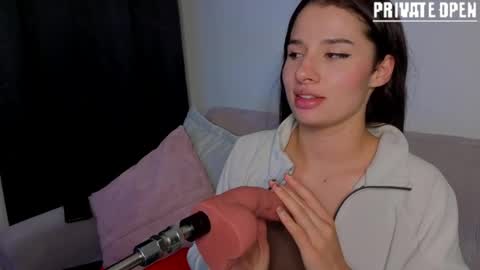 Mia adams  online show from May 15, 11:40 pm