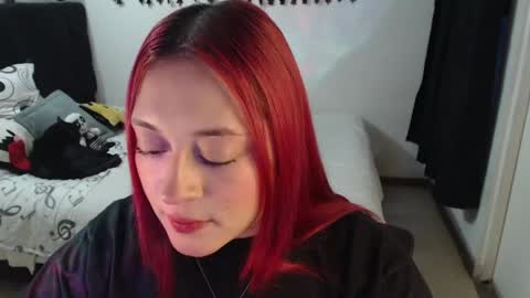 mia online show from May 26, 11:04 pm