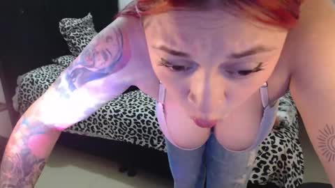 mia online show from May 16, 2:03 am
