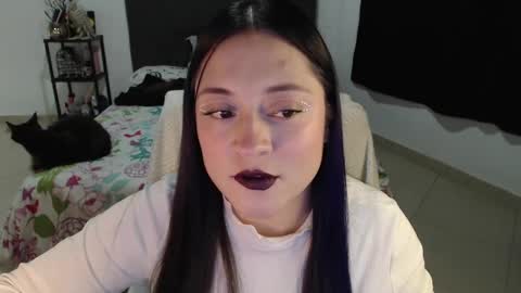 mia online show from December 5, 11:51 pm